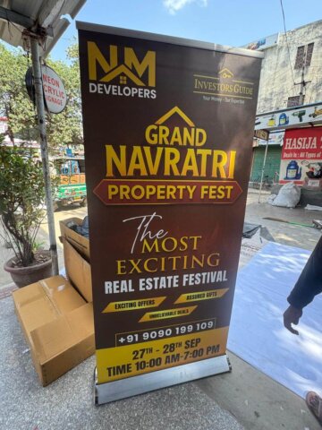 digital chrome deluxe roll up standee